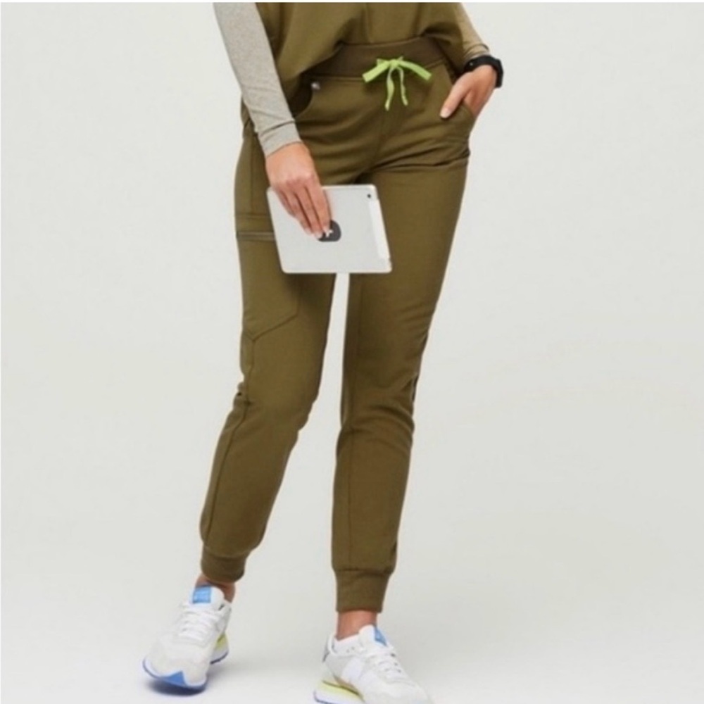 FIGS Women's Zamora Jogger Scrub Pants Martini Olive
